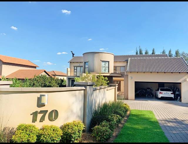 BEDROOM HOUSE FOR SALE IN MIDSTREAM ESTATE